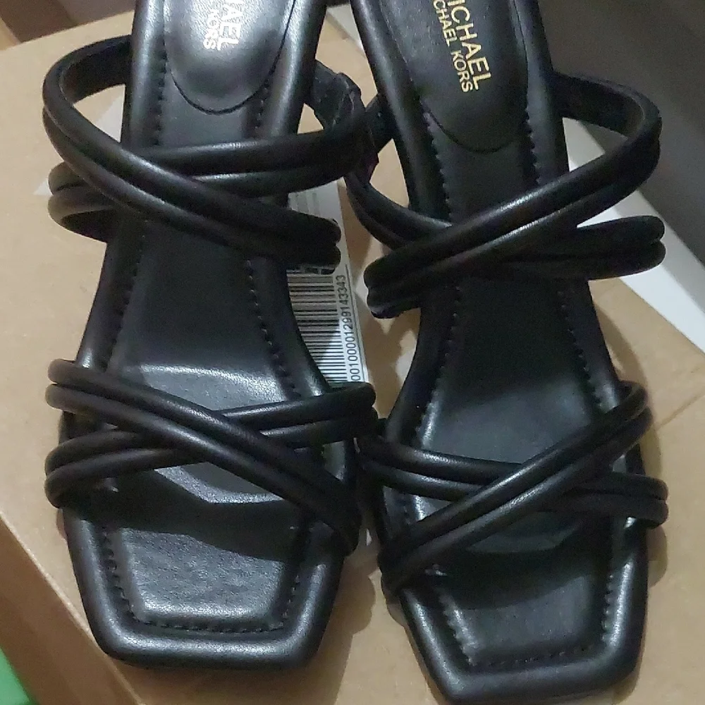 MICHAEL Michael Kors Black Sculptural Heels. Like New.